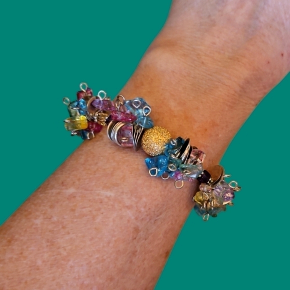 ARTISAN Colorful Atomic Beaded Cha Cha Bracelet